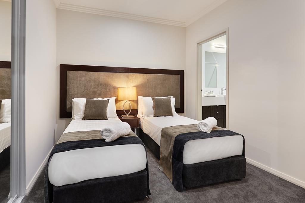 Deluxe One-Bedroom Apartment